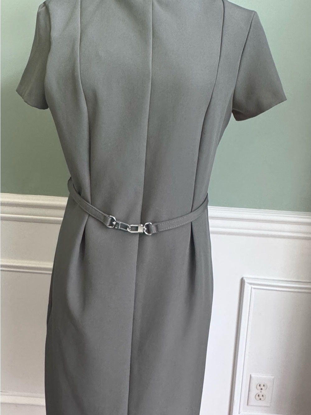 H&M Gray Short-Sleeve Midi Shift Dress with Waist Belt